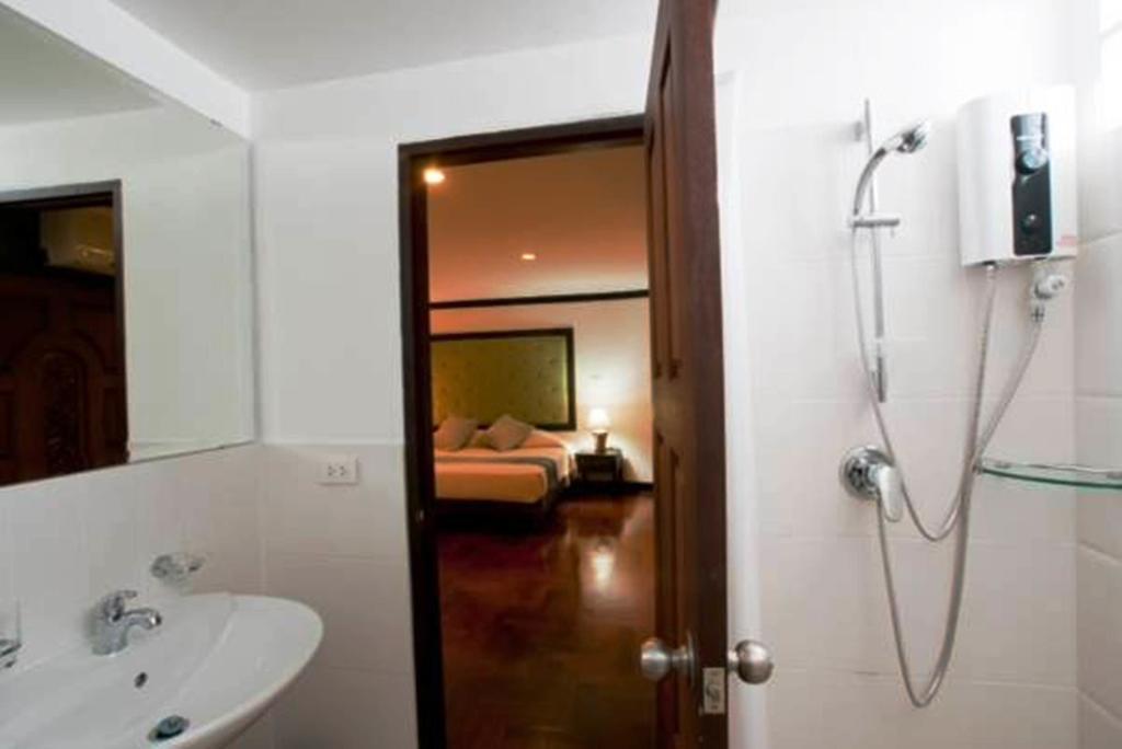 Cucumber Inn Suite Pattaya Esterno foto